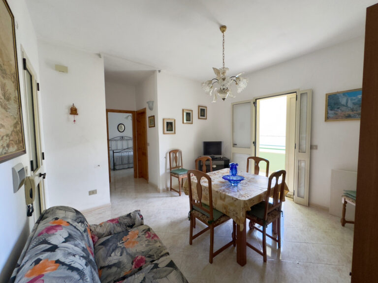 Trilocale con doppio balcone a Baia Verde, Gallipoli