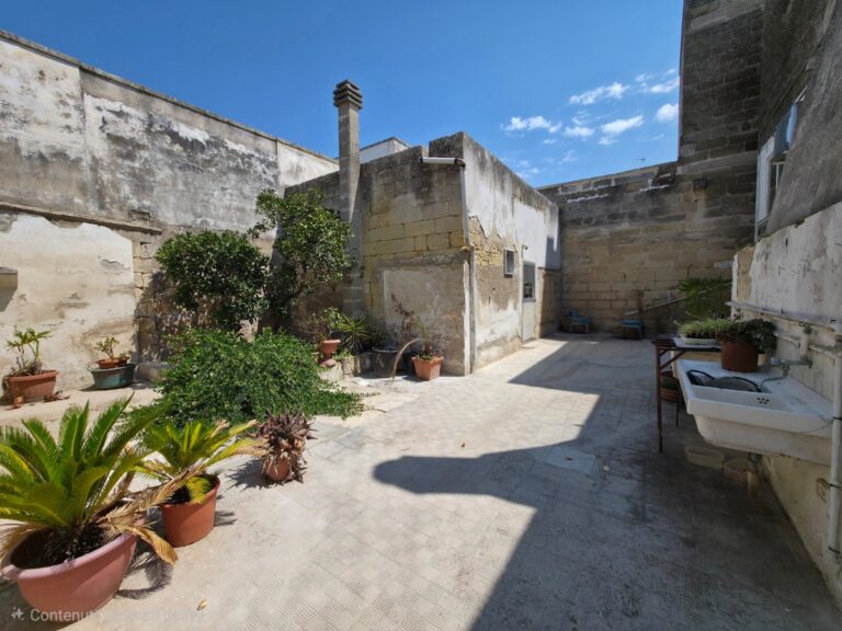GFS Immobiliare Cavallino ha il piacere di proporre in vendita una interessante abitazione indipendente posta su un unico livello,