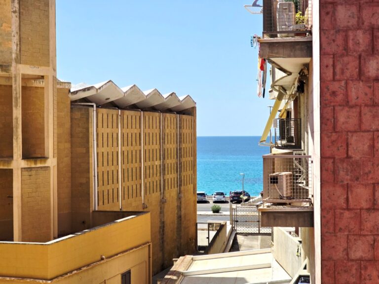 Appartamento con terrazzo a livello vista mare nel Residence Baia Blu, Lido San Giovanni – Gallipoli