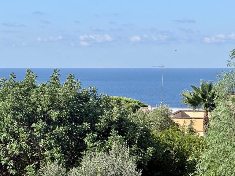 Villetta indipendente situata a soli 2 km dal centro di Santa Maria al Bagno.