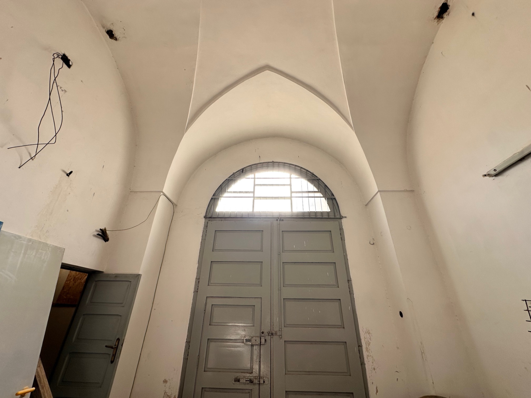 73594